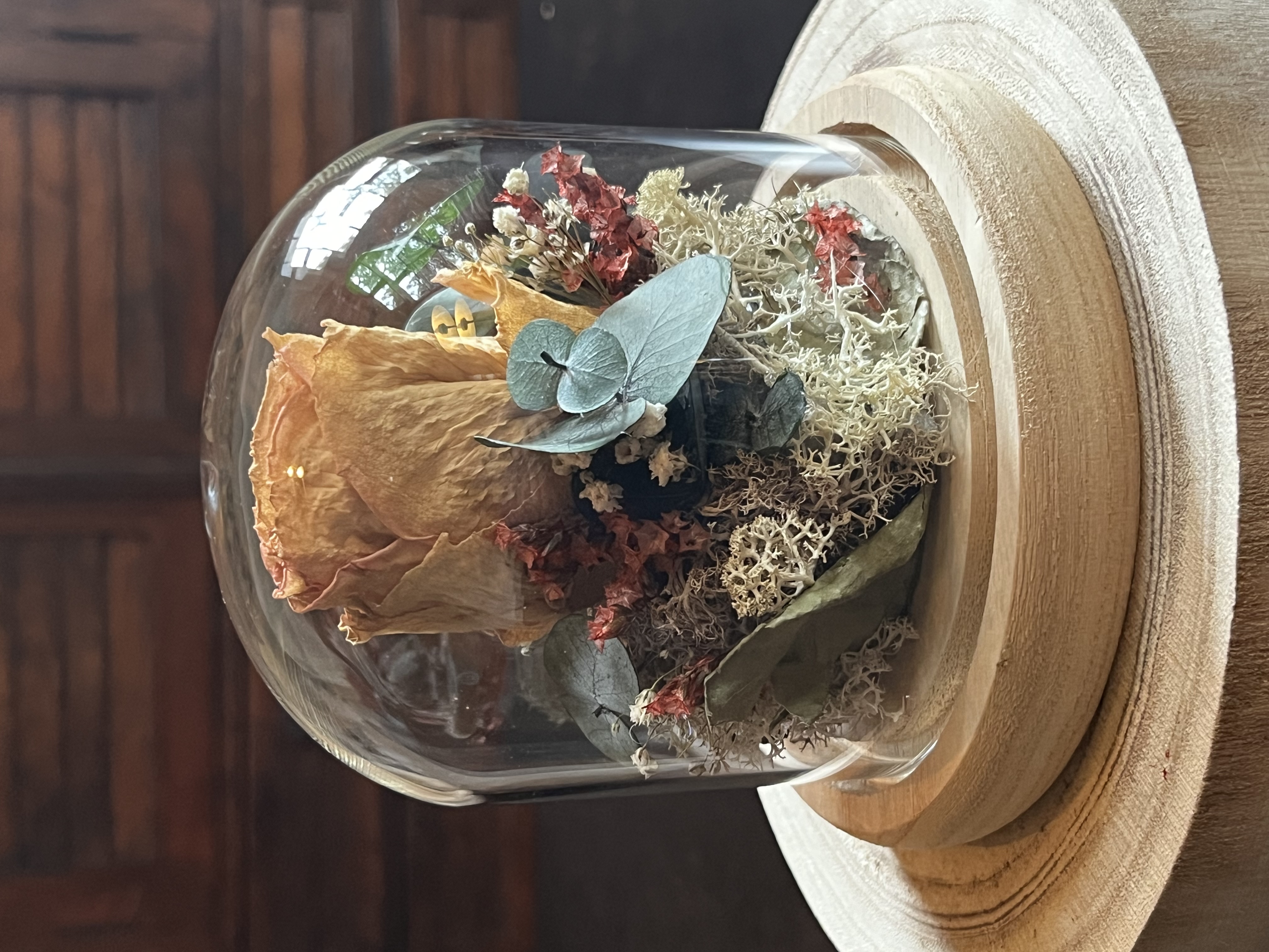 Petite cloche de fleurs sechés